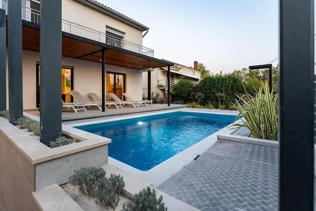 The Light On The Hill - 80M2 Luxury Apartment With Private Pool Vinkuran