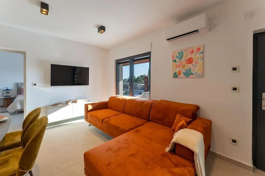 The Light On The Hill - 80M2 Luxury Apartment With Private Pool Vinkuran Croatia