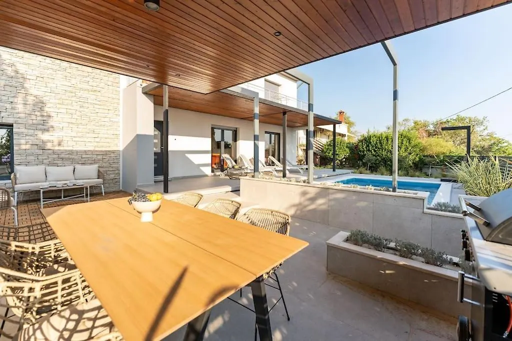 The Light On The Hill - 80M2 Luxury Apartment With Private Pool Vinkuran