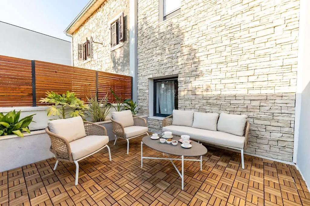 The Light On The Hill - 80M2 Luxury Apartment With Private Pool Vinkuran Croatia