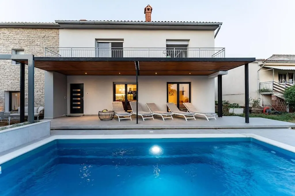 The Light On The Hill - 80M2 Luxury Apartment With Private Pool Vinkuran 0*,