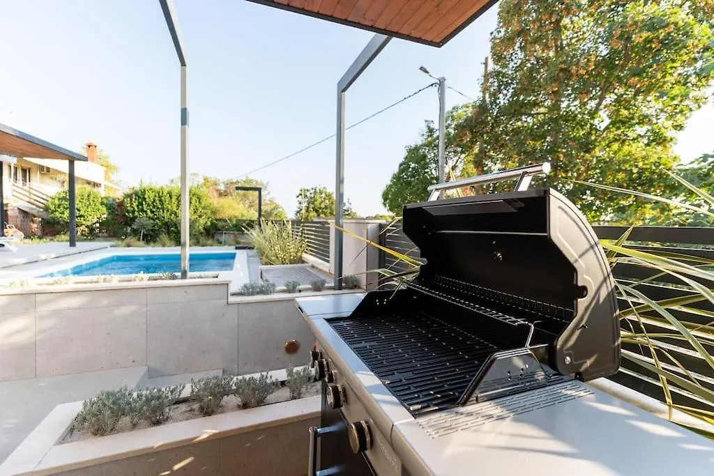 The Light On The Hill - 80M2 Luxury Apartment With Private Pool Vinkuran Croatia