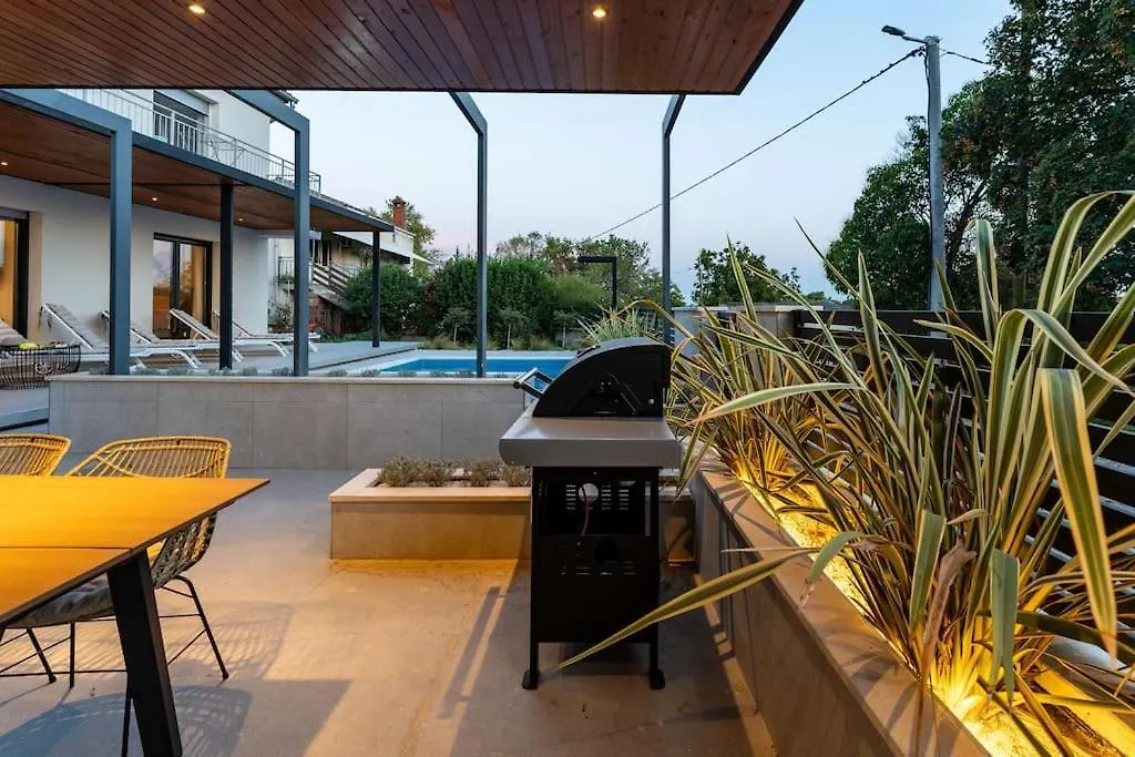 The Light On The Hill - 80M2 Luxury Apartment With Private Pool Vinkuran